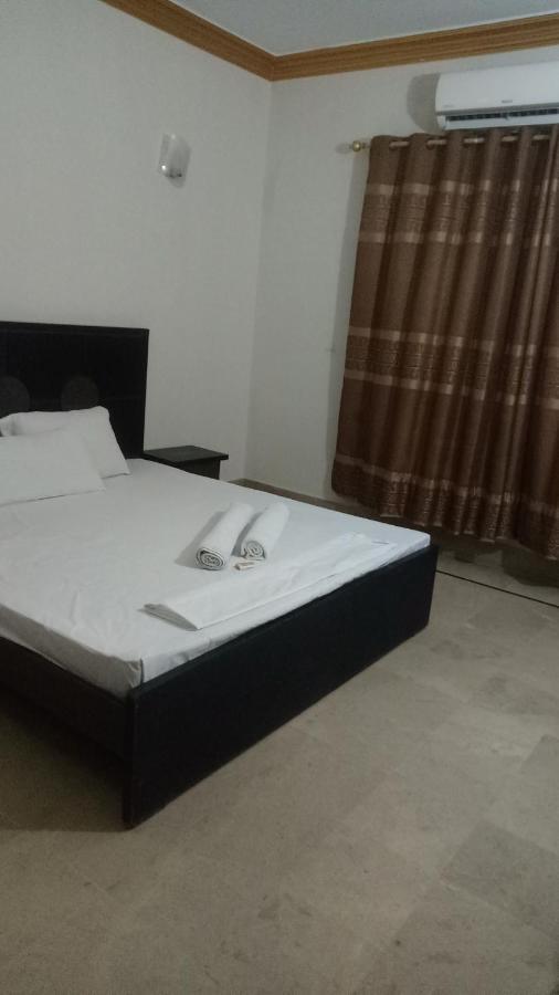 Hotel Crown Plaza, Near Karachi Airport, Darul Sehat Hospital, Dow, Agha Khan And Liaqat Hospital エクステリア 写真