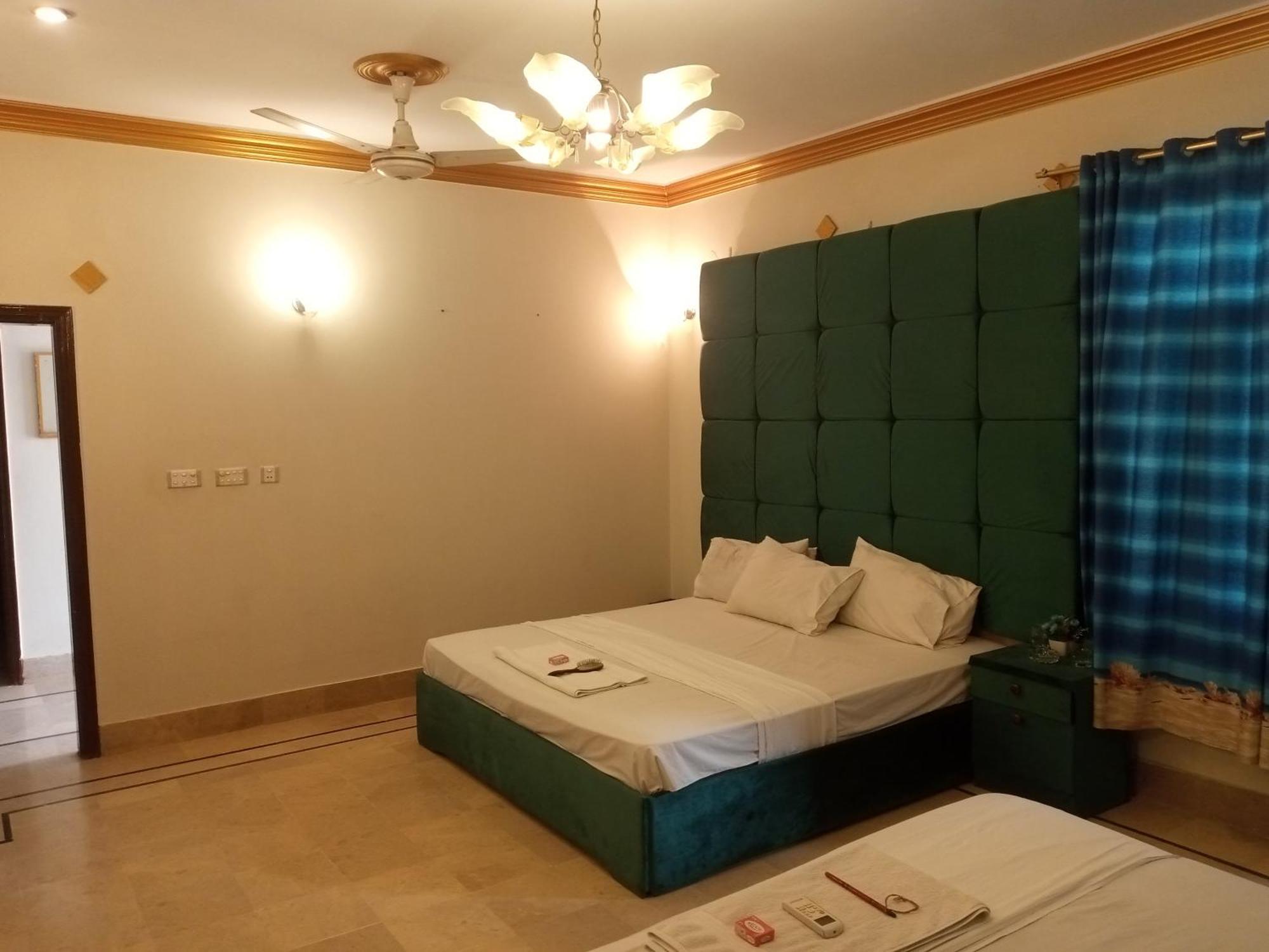 Hotel Crown Plaza, Near Karachi Airport, Darul Sehat Hospital, Dow, Agha Khan And Liaqat Hospital エクステリア 写真