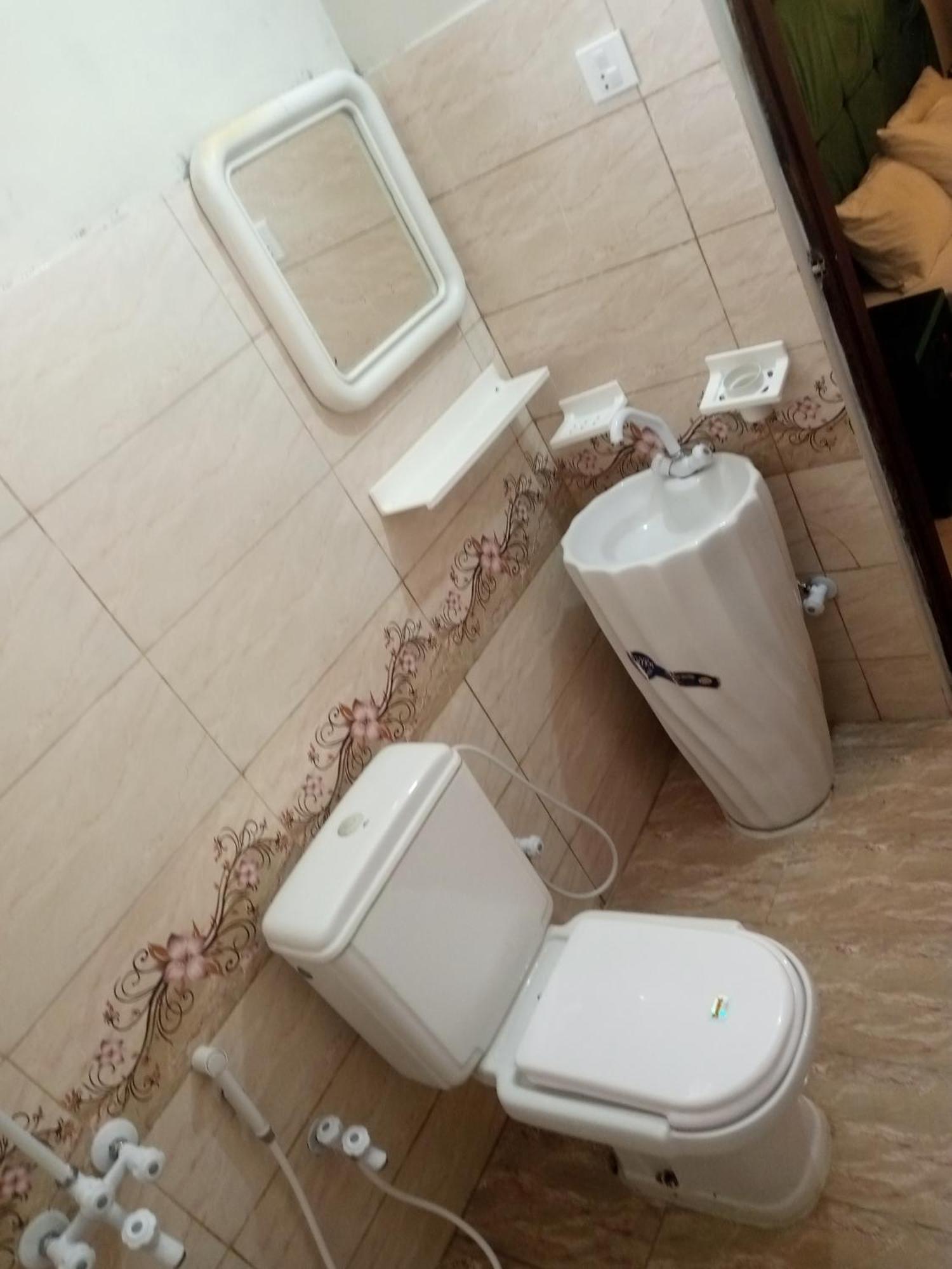 Hotel Crown Plaza, Near Karachi Airport, Darul Sehat Hospital, Dow, Agha Khan And Liaqat Hospital エクステリア 写真