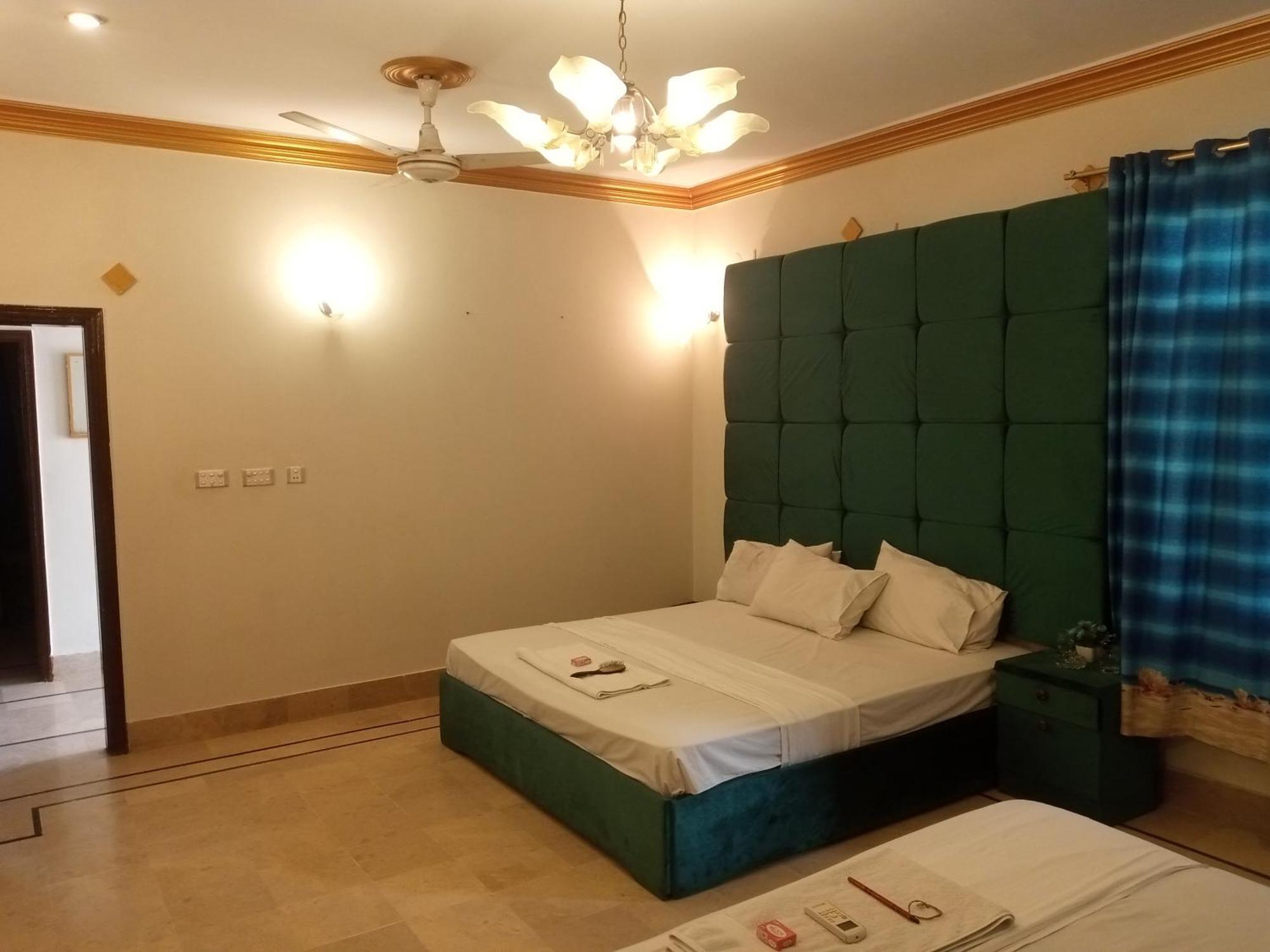 Hotel Crown Plaza, Near Karachi Airport, Darul Sehat Hospital, Dow, Agha Khan And Liaqat Hospital エクステリア 写真