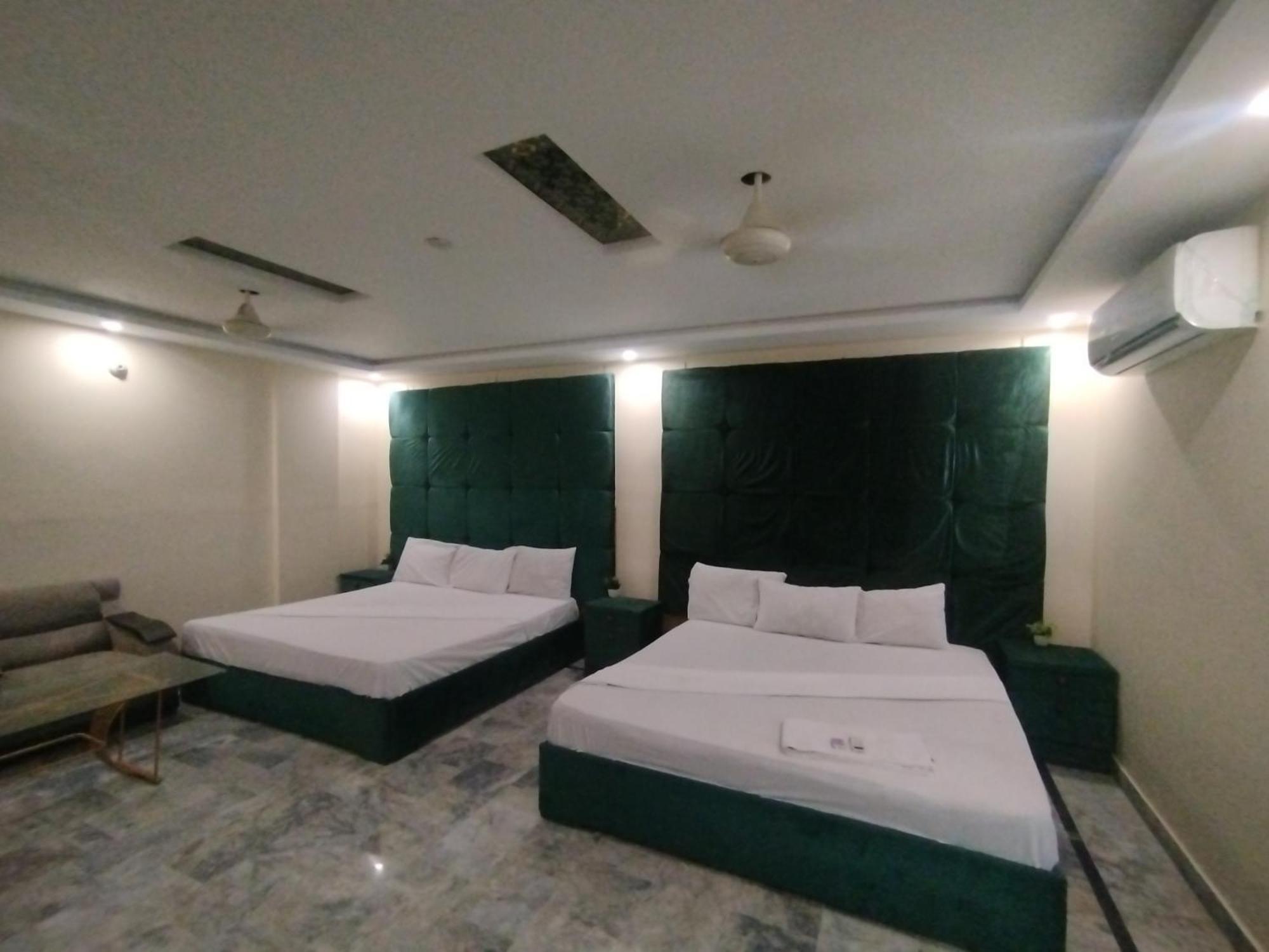 Hotel Crown Plaza, Near Karachi Airport, Darul Sehat Hospital, Dow, Agha Khan And Liaqat Hospital エクステリア 写真