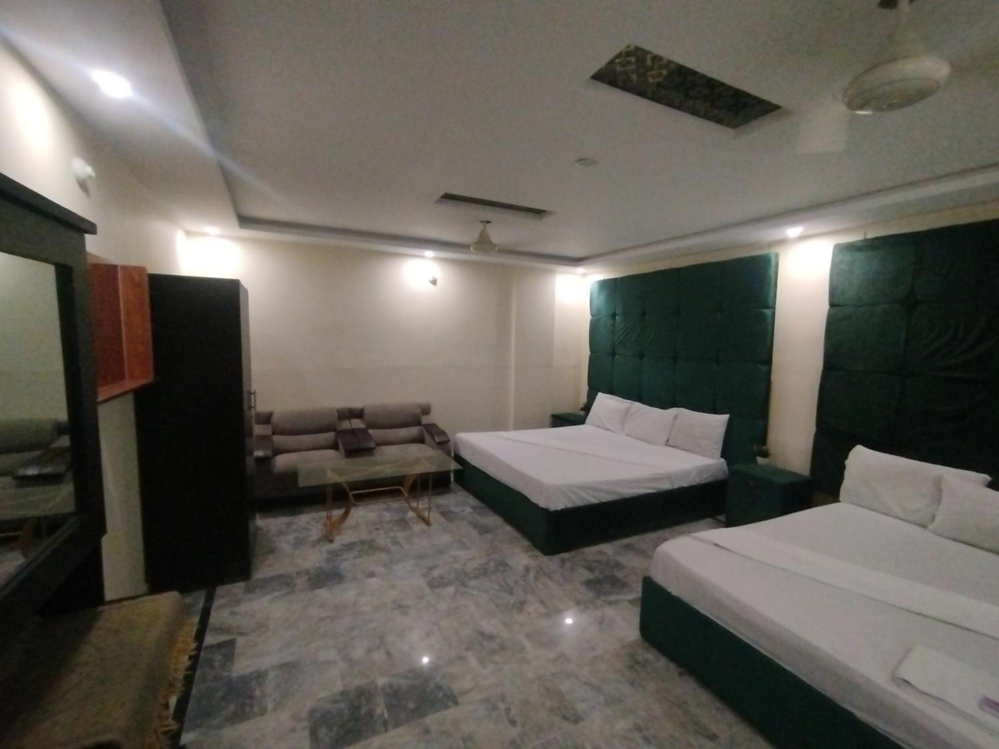 Hotel Crown Plaza, Near Karachi Airport, Darul Sehat Hospital, Dow, Agha Khan And Liaqat Hospital エクステリア 写真