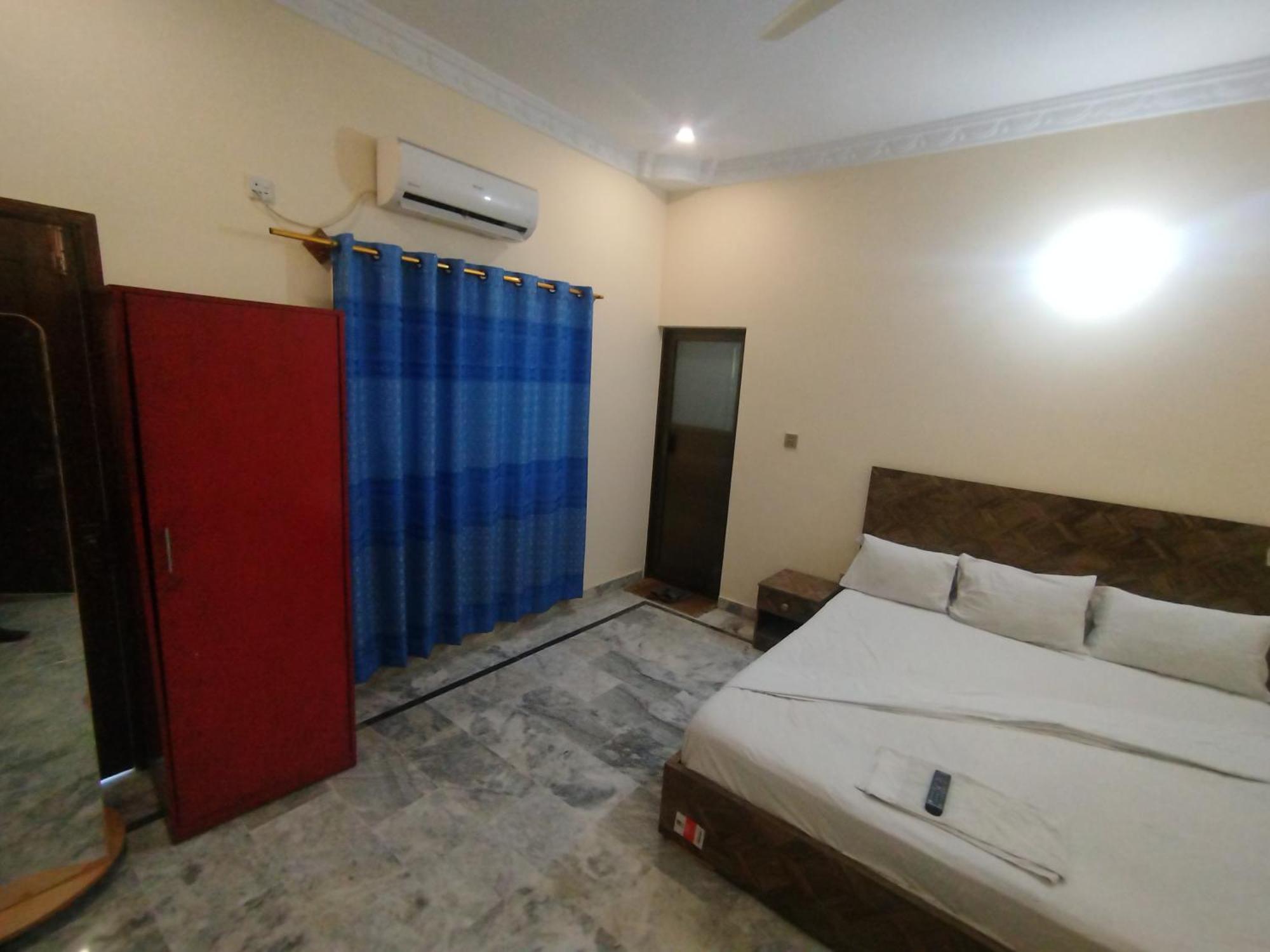 Hotel Crown Plaza, Near Karachi Airport, Darul Sehat Hospital, Dow, Agha Khan And Liaqat Hospital エクステリア 写真