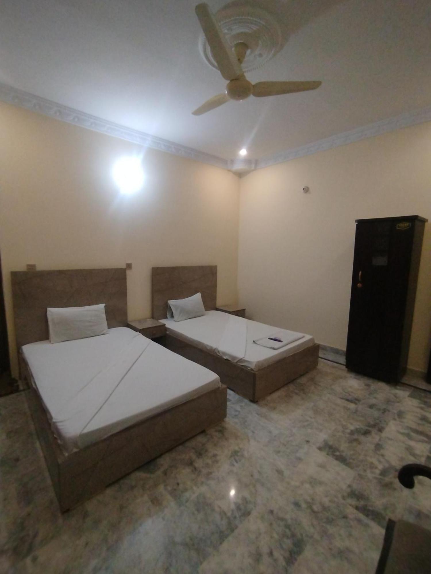 Hotel Crown Plaza, Near Karachi Airport, Darul Sehat Hospital, Dow, Agha Khan And Liaqat Hospital エクステリア 写真