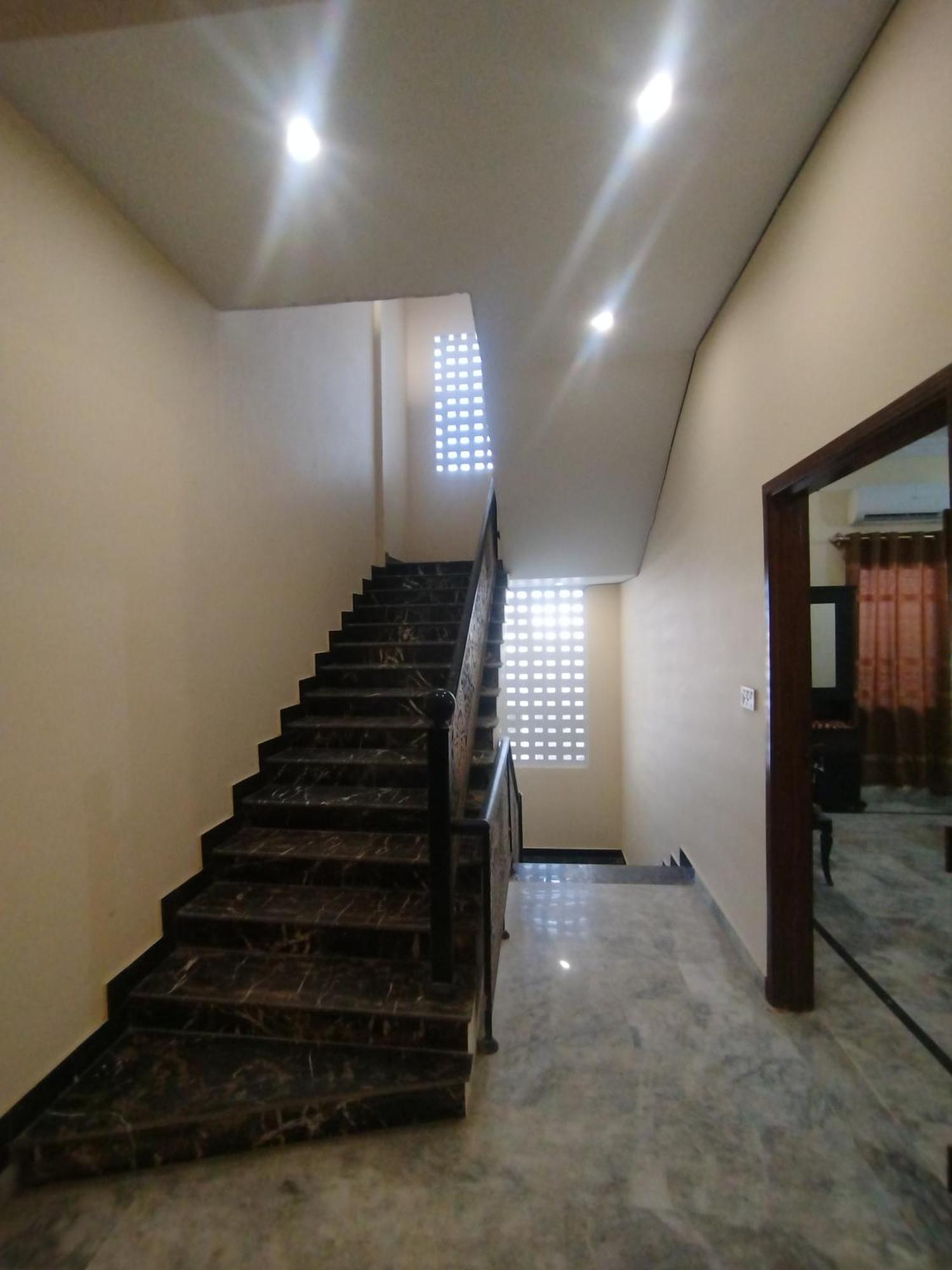 Hotel Crown Plaza, Near Karachi Airport, Darul Sehat Hospital, Dow, Agha Khan And Liaqat Hospital エクステリア 写真