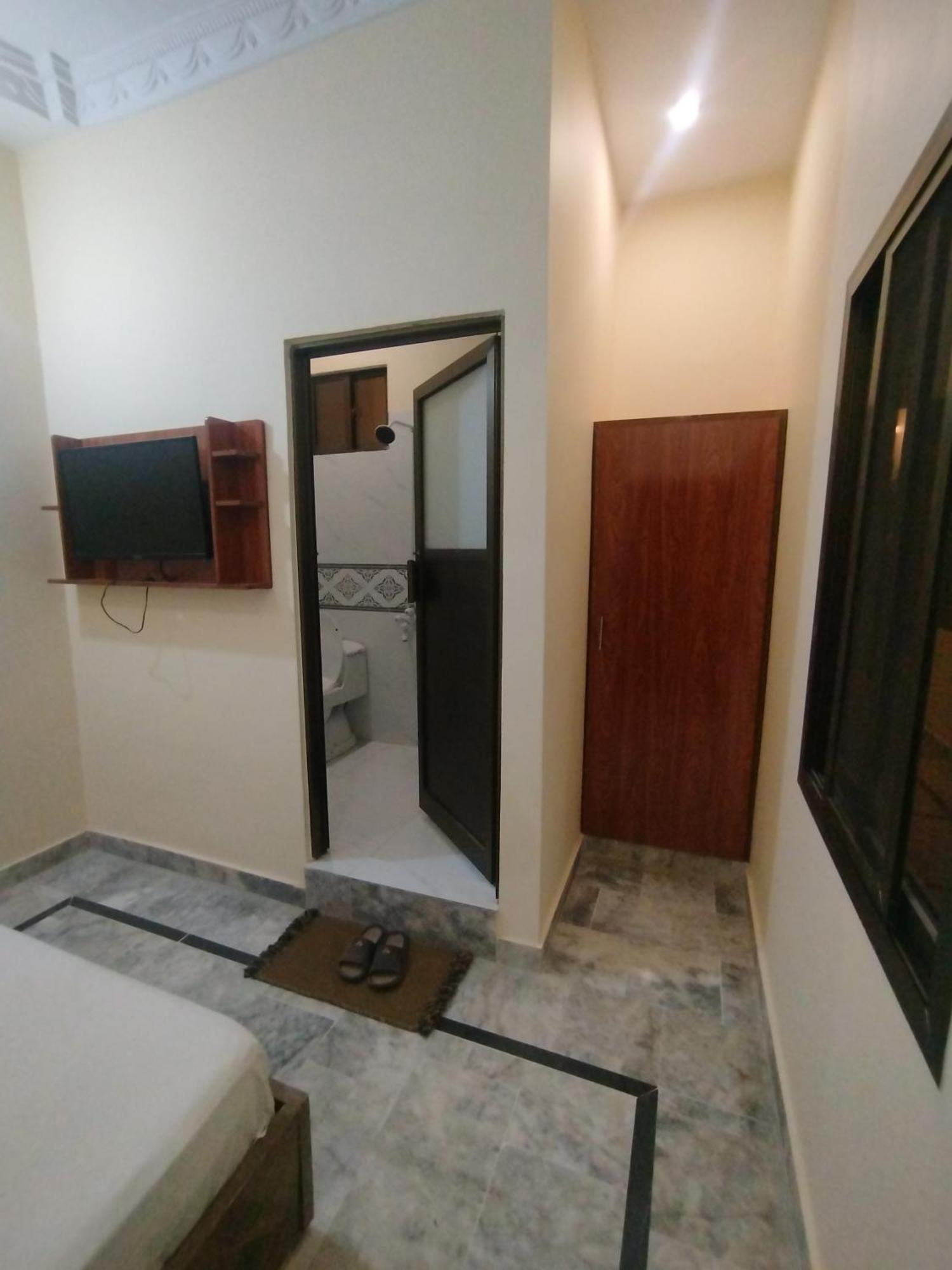 Hotel Crown Plaza, Near Karachi Airport, Darul Sehat Hospital, Dow, Agha Khan And Liaqat Hospital エクステリア 写真